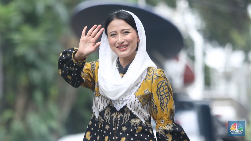 Ketua Umum Partai Gelora, Anis Matta tiba di Jalan Kertanegara, Jakarta, Selasa (15/10/2024). (CNBC Indonesia/Faisal Rahman) Ketua Umum Partai Gelora, Anis Matta tiba di Jalan Kertanegara, Jakarta, Selasa (15/10/2024). (CNBC Indonesia/Faisal Rahman)