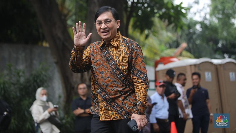 Giring Ganesha Djumaryo tiba di Jalan Kertanegara, Jakarta, Selasa (15/10/2024). (CNBC Indonesia/Faisal Rahman)