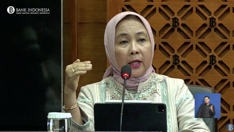Aida S. Budiman Deputi Gubernur Bank Indonesia dalam acara pengumuman hasil rapat dewan Gubernur, Oktober 2024 dengan cakupan tahunan. (Tangkapan layar Youtube Bank Indonesia)