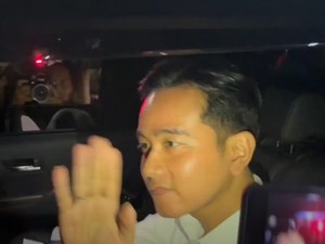 Awas Kaget! Segini Pajak Mobil yang Ditumpangi Gibran saat Pembekalan di Hambalang