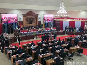 Empat Pimpinan Definitif DPRD NTB Periode 2024-2029 Resmi Dilantik