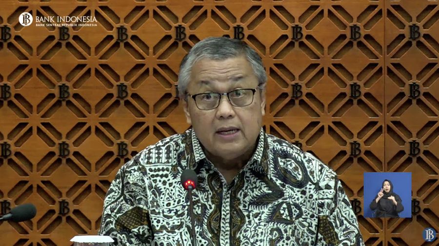 Perry Warjiyo dalam pengumuman hasil rapat dewan Gubernur, Oktober 2024 dengan cakupan tahunan. (Tangkapan layar Youtube Bank Indonesia)