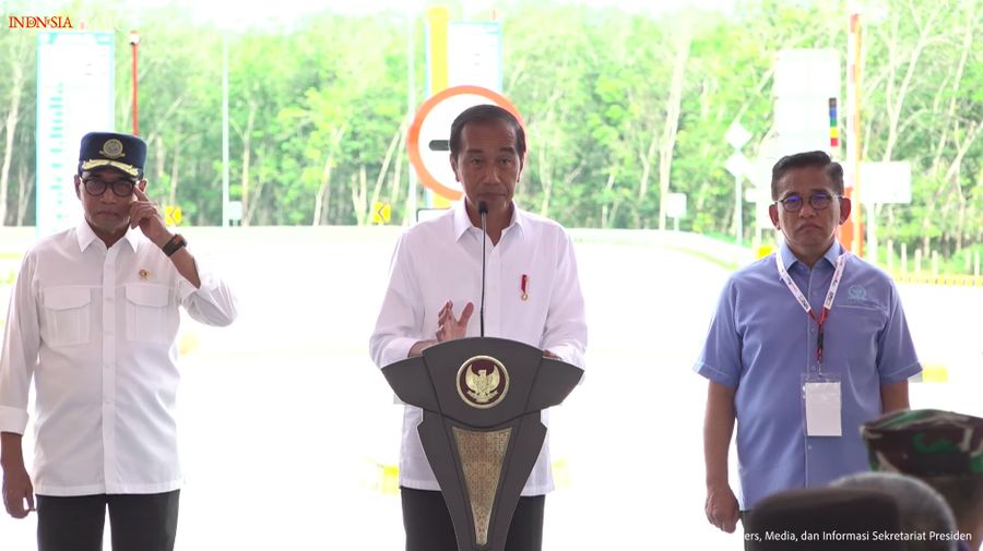 Presiden Jokowi Resmikan Tol Ruas Indrapura dan Tol Bayung Lencir, Asahan, Rabu, (16/10/2024). (Tangkapan Layar Youtube Sekretariat Presiden)