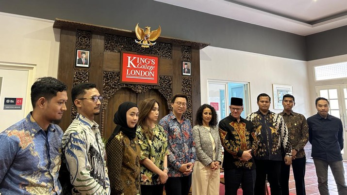 Wujudkan SDM Berdaya Saing Global, Inagurasi Kelas Perdana King's College London (KCL) Digelar di KEK Singhasari/Elga Nurmutia