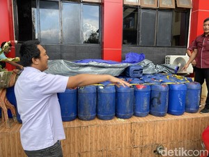 Polisi Bongkar Gudang Penimbunan 3,4 Ton BBM di Ambon, 2 Pelaku Ditangkap