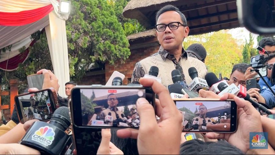 Arya Bima tiba di Padepokan Garudayaksa, Hambalang, Bogor, Jawa Barat, Kamis (17/10/2024). (CNBC Indonesia/Rindi Salsabila)