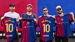Viva La Vida! Barcelona Pakai Jersey Berlogo Coldplay di El Clasico