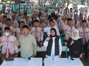 Ratusan Alumni Darussalam Blokagung Deklarasi Menangkan Ipuk-Mujiono