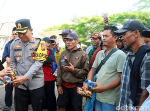 Dukungan Moral Kapolres Sukabumi untuk 71 Nelayan yang Terjebak Ombak