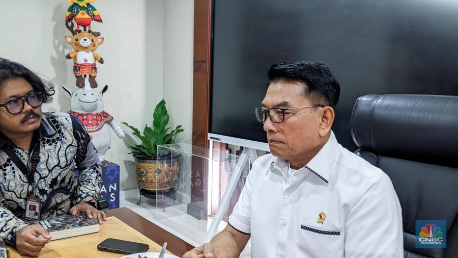 Kepala Staf Kepresidenan RI Moeldoko menggelar perpisahan dengan awak media di Kantor Staf Kepresidenan, Kamis (17/10/2024). (CNBC Indonesia/Emir Yanwardhana)