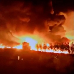 Kecelakaan Beruntun, Truk Gas Meledak & Terbakar-10 Tewas