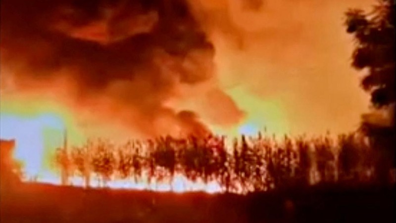 Smoke plumes rise from a large fire after a fuel tanker crashed and exploded, in Majia, Jigawa State, Nigeria, in this screengrab obtained from a social media video released on October 16, 2024. Social Media/via REUTERS  THIS IMAGE HAS BEEN SUPPLIED BY A THIRD PARTY. MANDATORY CREDIT. NO RESALES. NO ARCHIVES.