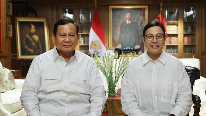 Presiden terpilih Prabowo Subianto berfoto bersama Menteri Keuangan Sri Mulyani. (Instagram/Smindrawati)
