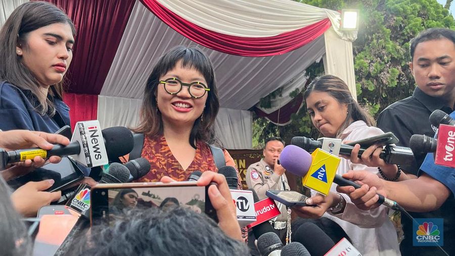Prof Stella Christie tiba di di Padepokan Garudayaksa, Hambalang, Bogor, Jawa Barat, Kamis (17/10/2024). (CNBC Indonesia/Rindi Salsabila)