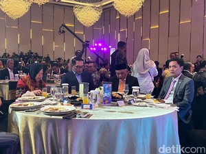 Syaikhu, Risma, hingga RK Hadiri detikcom Awards, Duduk Satu Meja