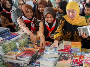 Hari Perpustakaan Sekolah Internasional, Khofifah Dorong Inovasi Digital