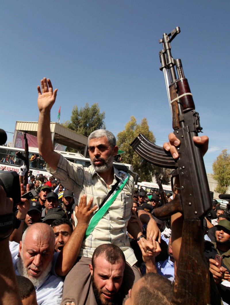 FILE PHOTO: Hamas Gaza chief Yahya Sinwar gestures during an anti-Israel rally in Gaza City, May 24, 2021. REUTERS/Mohammed Salem/File Photo     TPX IMAGES OF THE DAY