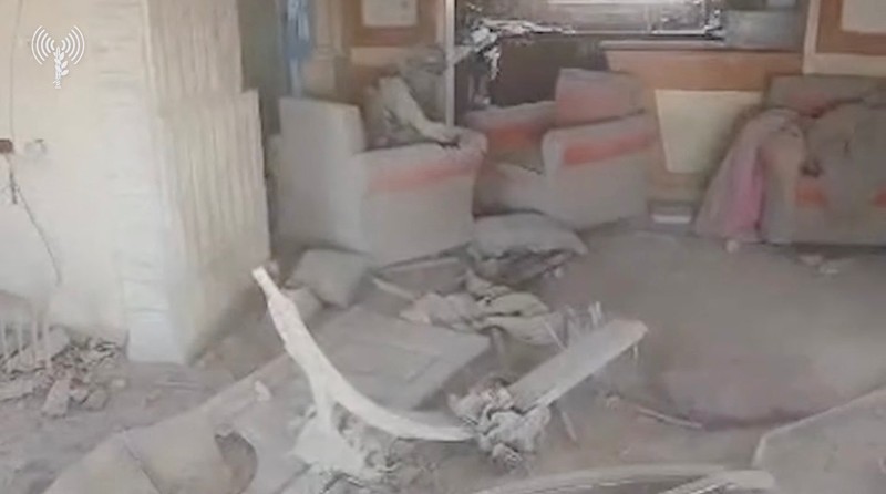 ISRAEL-PALESTINIANS/SINWAR A person that Israeli army says is Hamas chief Sinwar is seen in Tal Al-Sultan, in this screengrab from a handout video obtained on October 17, 2024. Israel Defense Forces/Handout via REUTERS THIS IMAGE HAS BEEN SUPPLIED BY A THIRD PARTY TPX IMAGES OF THE DAY