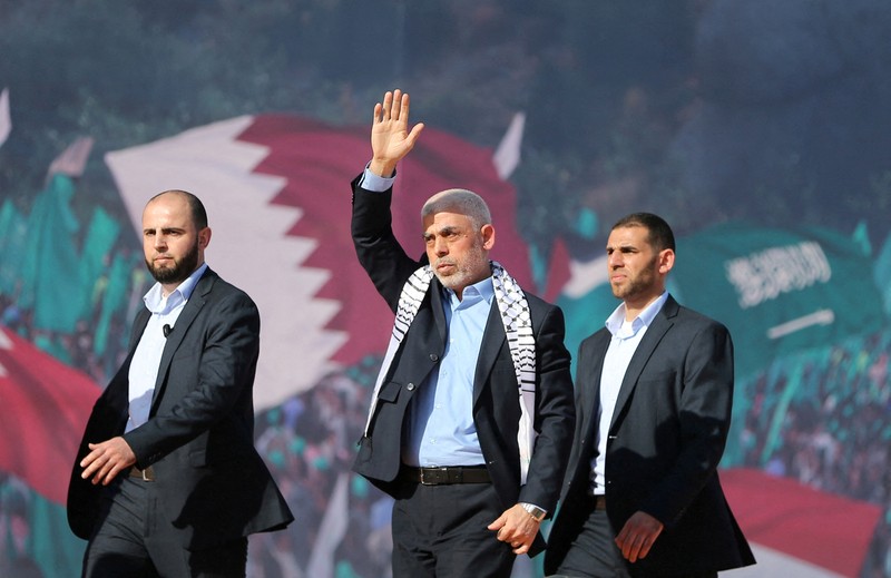 ISRAEL-PALESTINIANS/SINWAR FILE PHOTO: Hamas Gaza chief Yahya Sinwar gestures during an anti-Israel rally in Gaza City, May 24, 2021. REUTERS/Mohammed Salem/File Photo TPX IMAGES OF THE DAY