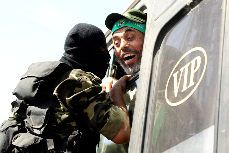 ISRAEL-PALESTINIANS/SINWAR FILE PHOTO: Hamas Gaza chief Yahya Sinwar gestures during an anti-Israel rally in Gaza City, May 24, 2021. REUTERS/Mohammed Salem/File Photo TPX IMAGES OF THE DAY