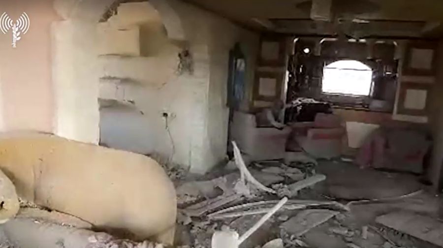 A person that Israeli army says is Hamas chief Sinwar is seen in Tal Al-Sultan, in this screengrab from a handout video obtained on October 17, 2024.   Israel Defense Forces/Handout via REUTERS    THIS IMAGE HAS BEEN SUPPLIED BY A THIRD PARTY     TPX IMAGES OF THE DAY
