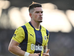 Pemain Fenerbahce Ini Jadi Korban Pertama Jose Mourinho
