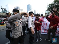 Penampakan Aksi Unjuk Rasa BEM SI, Sempat Saling Dorong dengan Polisi