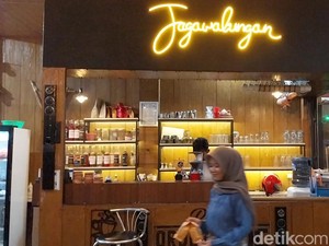 Sensasi Ngopi di Pinggir Kali Majalengka