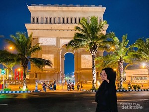 Simpang Lima Gumul, Spot Instagramable Kembaran Arc de Triomphe