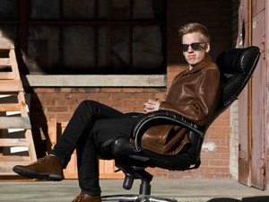 Tata Cara Mencuci Jaket Kulit agar Tidak Rusak, Boleh Pakai Mesin Cuci?