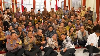 Momen Jokowi Pamitan di Hadapan Menteri: Minggu Saya Pulang ke Solo