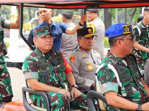 TNI-Polri Sterilisasi Gedung DPR Jelang Pelantikan Presiden dan Wapres