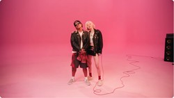 Single APT Rose BLACKPINK x Bruno Mars Masuk Daftar Lagu Terlarang di Korea