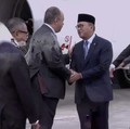 Pimpinan Qatar Tiba di RI Dijemput Mercedes Jelang Pelantikan Prabowo