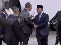 Pimpinan Qatar Tiba di RI Dijemput Mercedes Jelang Pelantikan Prabowo