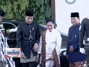  Hadiri Pelantikan, Jokowi Disambut Prabowo di Gedung DPR