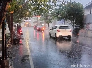 Surabaya Diprediksi Hujan Mulai Sore Jumat 13 Desember 2024