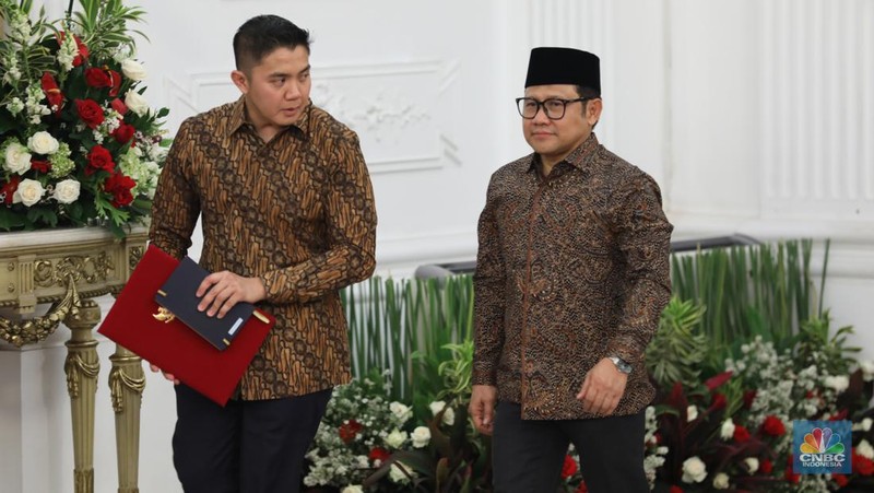 Presiden RI Prabowo Subianto mengumumkan nama nama menteri kabinet merah putih di Istana Negara, Jakarta, Minggu, 20/10. (CNBC Indonesia Tri Susilo)