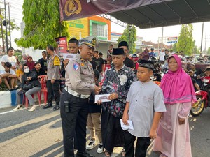Latihan Bersama Cegah Balap Liar di Ponorogo Diwarnai Berbagi Sedekah