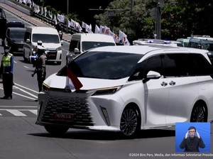 Prabowo Naik Maung Garuda, Gibran Pakai Lexus LM Hybrid