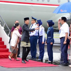 Tidak Terlihat di Jakarta, Luhut & Tahir Sambut Jokowi di Solo