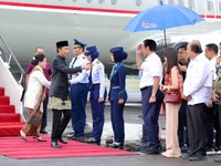 Tidak Terlihat di Jakarta, Luhut & Tahir Sambut Jokowi di Solo