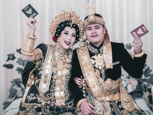 Kebahagiaan Nayunda Nabila Resmi Dipinang Pengusaha Rafi Mintardi