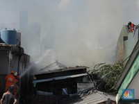 Api Melalap Pemukiman di Mampang Prapatan Jaksel