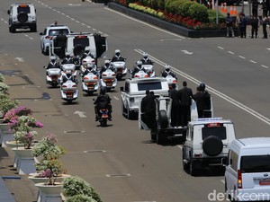 Mobil Presiden Identik Warna Hitam, tapi Prabowo Pilih Mobil Putih