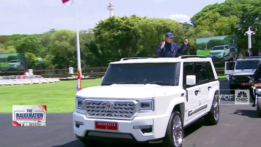 Prabowo Joged di Atas Mobil Maung Sebelum ke Istana