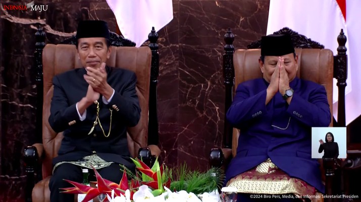 Presiden Joko Widodo dan Presiden terpilih Prabowo Subianto menjelang pengambilan sumpah janji Presiden di DPR RI, Jakarta, Minggu (20/10/2024). (Tangkapan Layar Youtube Sekretariat Presiden)