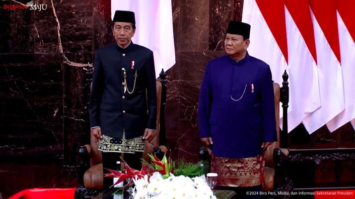 Presiden Joko Widodo dan Presiden terpilih Prabowo Subianto menjelang pengambilan sumpah janji Presiden di DPR RI, Jakarta, Minggu (20/10/2024). (Tangkapan Layar Youtube Sekretariat Presiden)