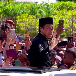 Naik Maung, Prabowo Antar Jokowi ke Bandara Halim
