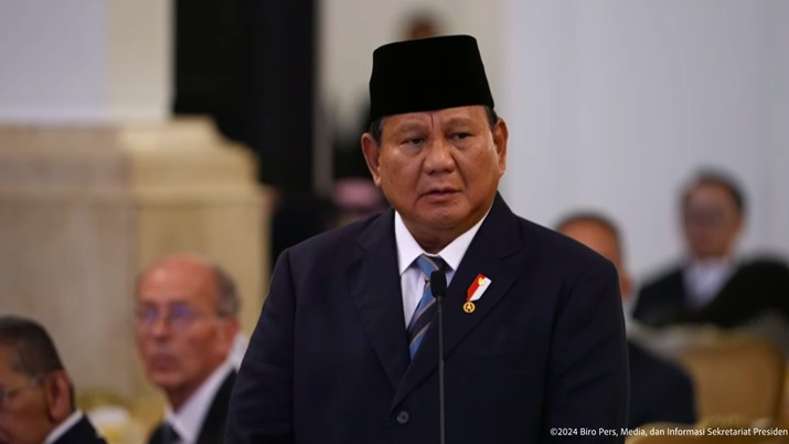 Presiden Prabowo Subianto memberikan sambutan dalam Jamuan Santap Malam Resmi dalam rangka Pelantikan Presiden RI ke-8, Istana Negara, Jakarta, Minggu (20/10/2024). (Tangkapan Layar Youtube Sekretariat Presiden)